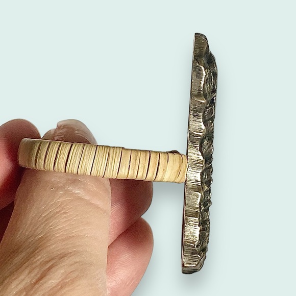 Set of 4 Design Imports Cast Brass Seahorse & Fiber Napkin Rings - Picture 6 of 10